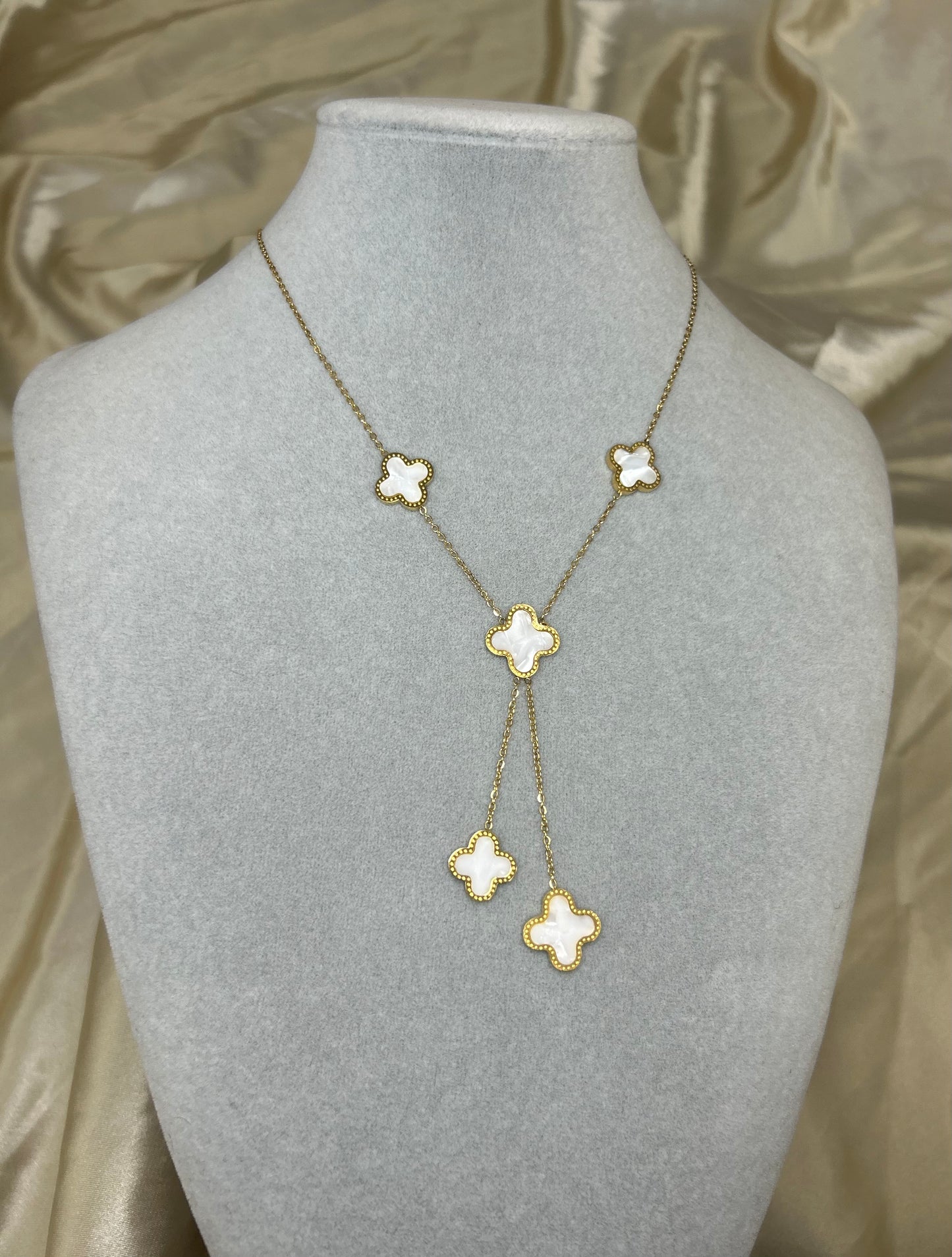 White clover twist necklace