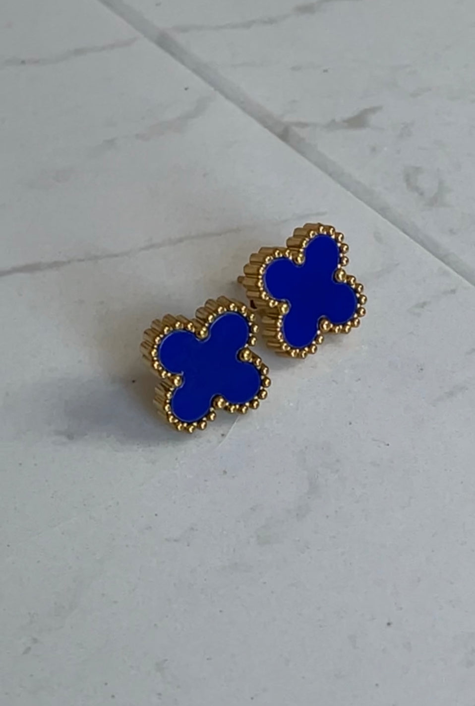 Blue clover earring